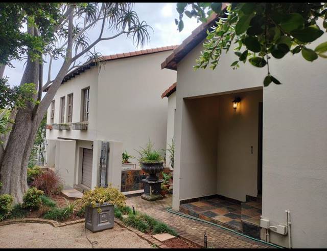 3 BEDROOM HOUSE FOR SALE IN WATERKLOOF RIDGE